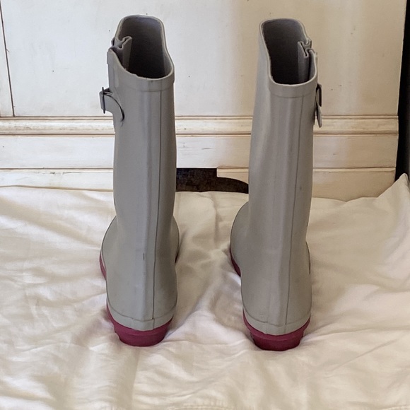 Rain Boots Size 9 - Picture 5 of 6